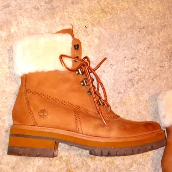 Timberland Shoes - Brown w/ white fur "TIMBERLAND" Waterproof hightop 👢 boots Size: 8